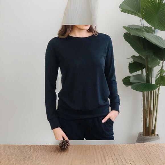 Cozy Earth Premium Bamboo Navy Blue Pullover Shirt Women's Medium NWOT - Picture 1 of 7